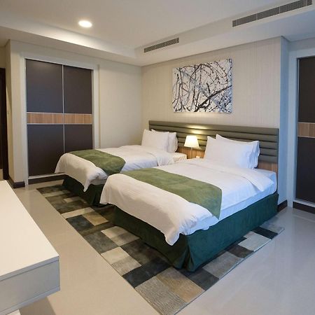 Gulf Executive Hotel & Residence Juffair Manama Exterior photo